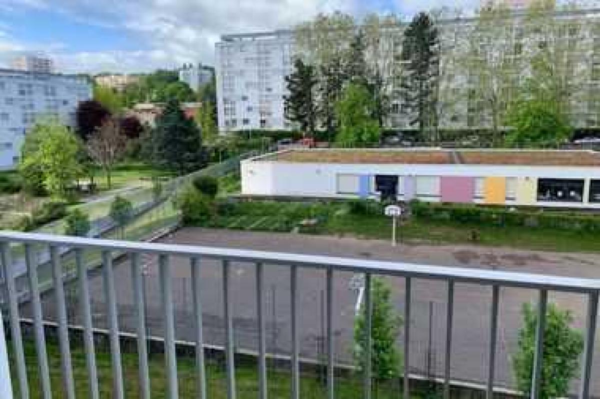 3 bedrooms Condo in Dijon, France No. 5086