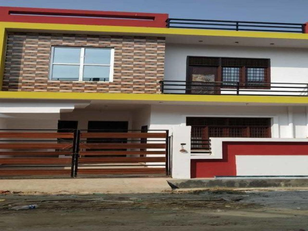 2 bedrooms House in Lucknow, India No. 5771