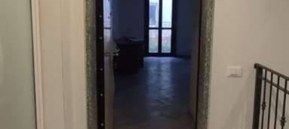 2-salle Appartement à Bovisio Masciago, Italy No. 287295 4