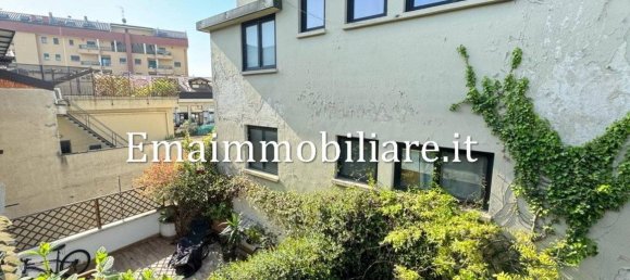 1 chambre Appartement à Milan, Italy No. 244095 2