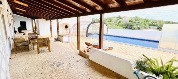 4 bedrooms House in Faro, Portugal No. 136309 17