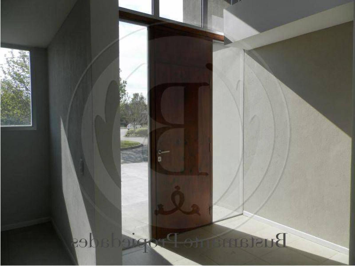 4 bedrooms House in Pilar, Argentina No. 64980