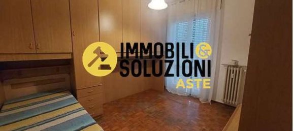 3 rooms Apartment in Solbiate Arno, Italy No. 185525 13