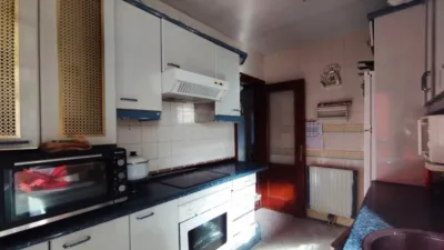 Apartamento de 3 dormitorios en Madrid, Spain No. 216678