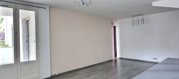 2 bedrooms Apartment in Reims, France No. 310955 3