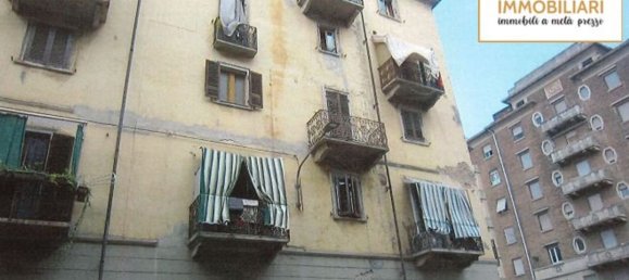 2 rooms Apartment in Turin, Italy No. 196738 2