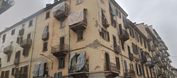 2 rooms Apartment in Turin, Italy No. 196738 3