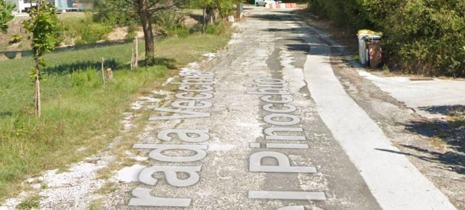  مكتب في Ancona, Italy 200متر مربع رقم 265752