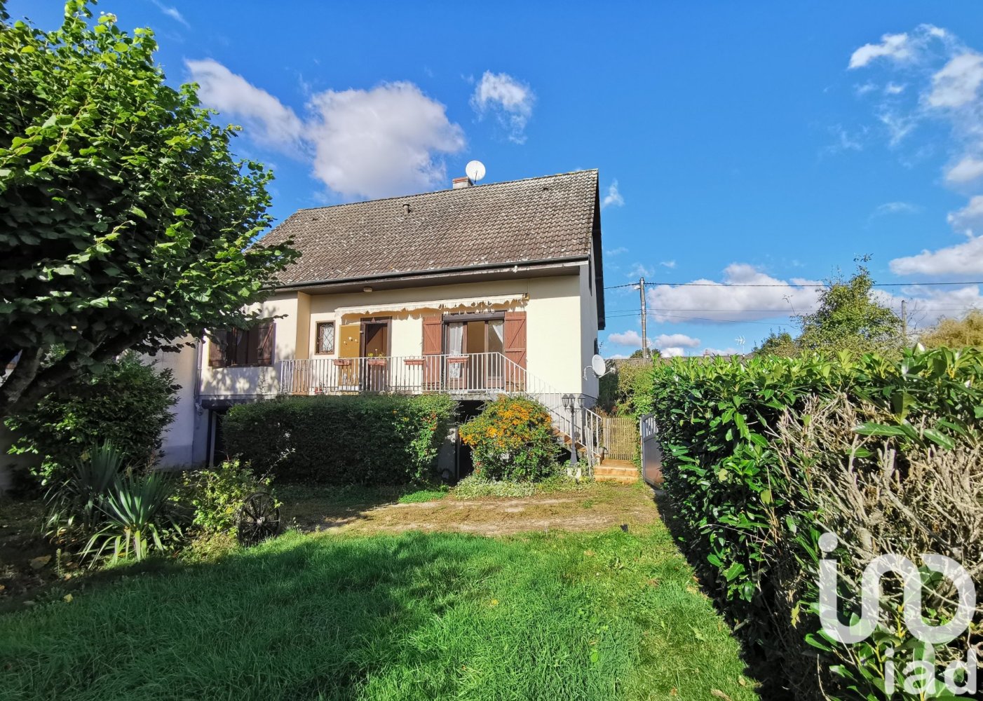 Casa de 4 dormitorios en Amilly, France No. 239607