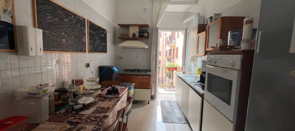 5 bedrooms Apartment in Rome, Italy No. 63953 10