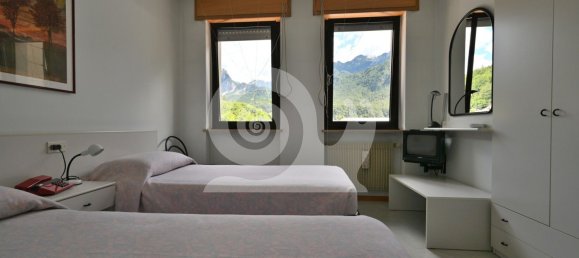 Propiedad comercial de 10 habitaciónes en Udine, Italy No. 135608 13