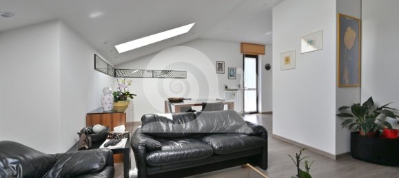 Propiedad comercial de 10 habitaciónes en Udine, Italy No. 135608 29