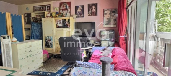 Estudio en Lyon, France No. 346665 4