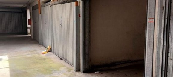 17m² Garage in Rome, Italy No. 369878 2