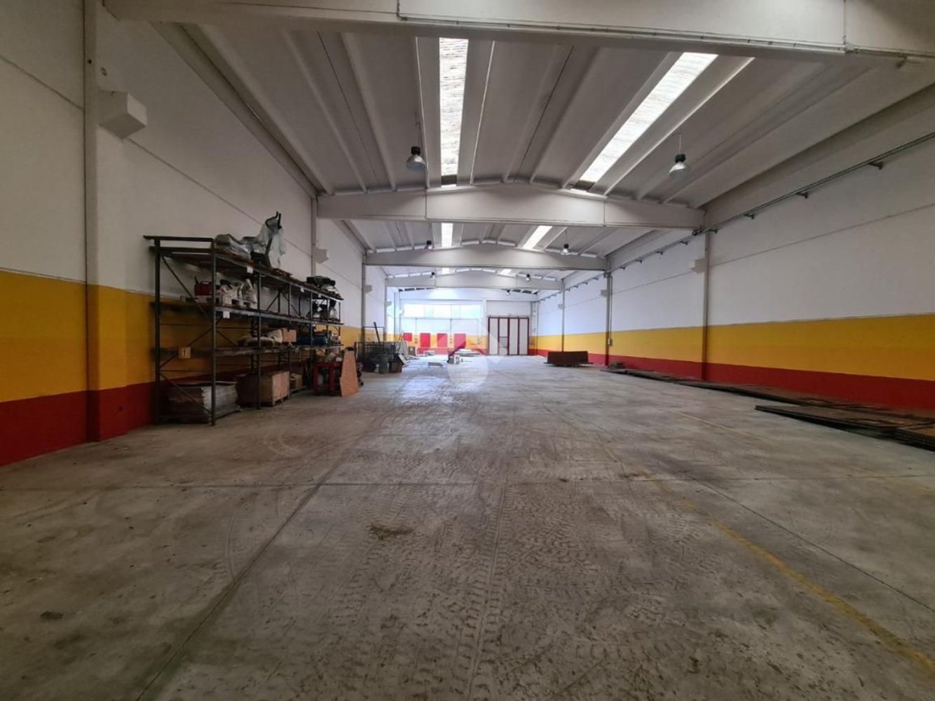 Склад 750м² в Ланцо Торинезе, Италия № 151411