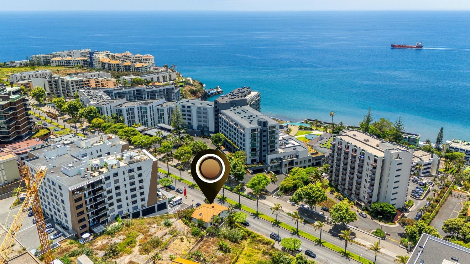 Дом с 3 спальнями в Фуншал, Португалия № 205276