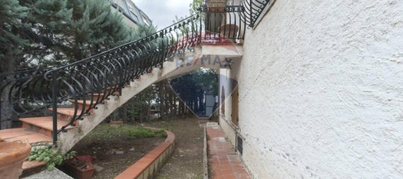 5 rooms Apartment in Cugnoli, Italy No. 128496 17