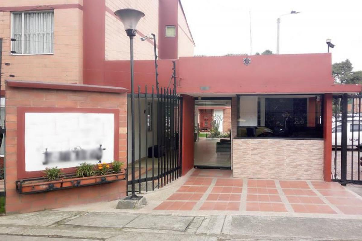 Дом с 3 спальнями в Богота, Колумбия № 12743