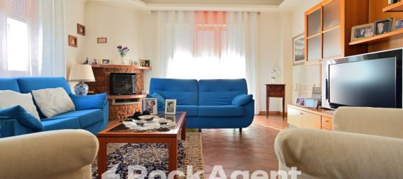 5 bedrooms Apartment in Aprilia, Italy No. 304889 2