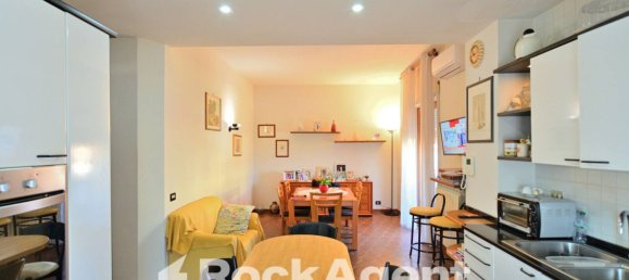 5 bedrooms Apartment in Aprilia, Italy No. 304889 3