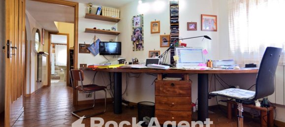 5 bedrooms Apartment in Aprilia, Italy No. 304889 11