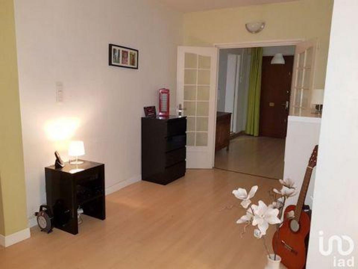 3 bedrooms Condo in Vesoul, France No. 31069