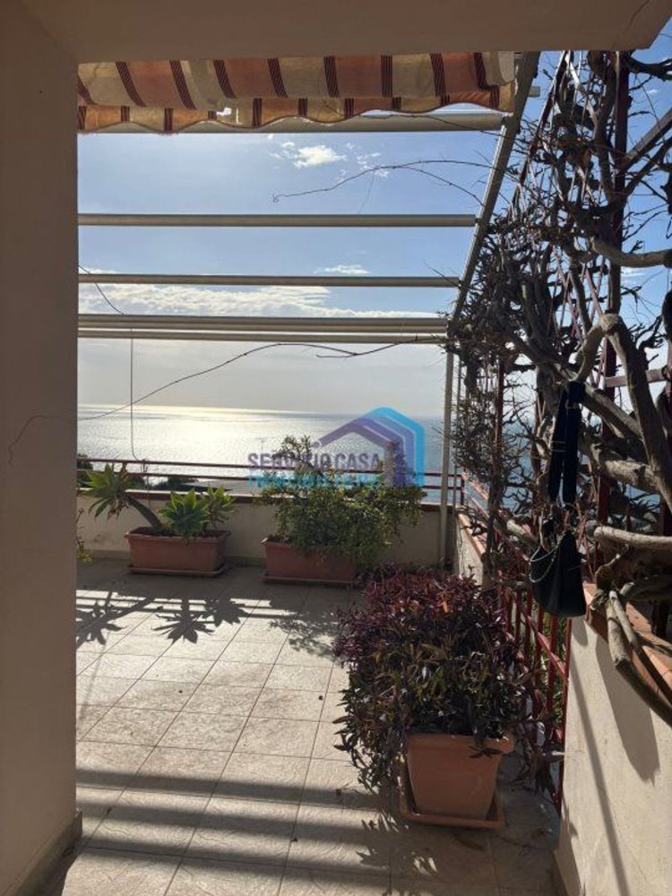 4 rooms House in Letojanni, Italy No. 46378