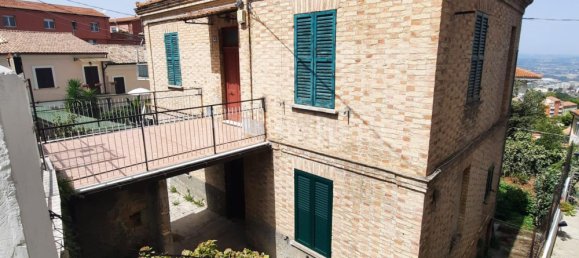 5 rooms Villa in Chieti, Italy No. 324975 3