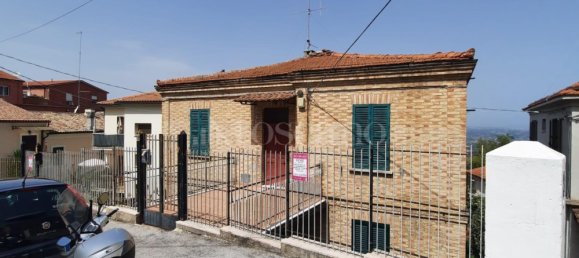 5 rooms Villa in Chieti, Italy No. 324975 4