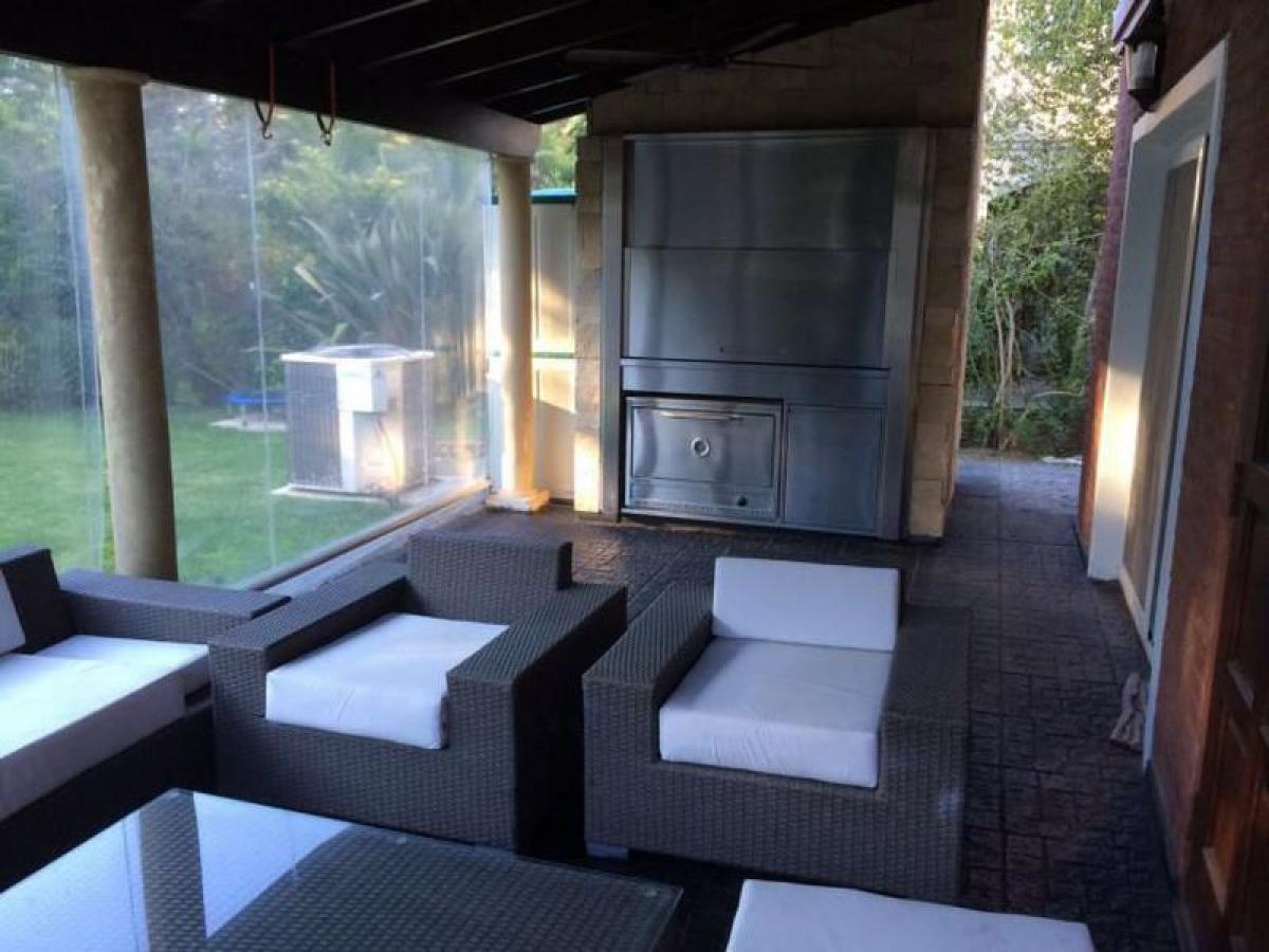 4 bedrooms Farm in Ezeiza, Argentina No. 40922