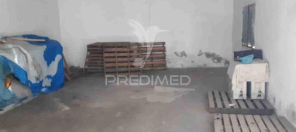 218m² Garage in Santarem, Portugal No. 68173 3