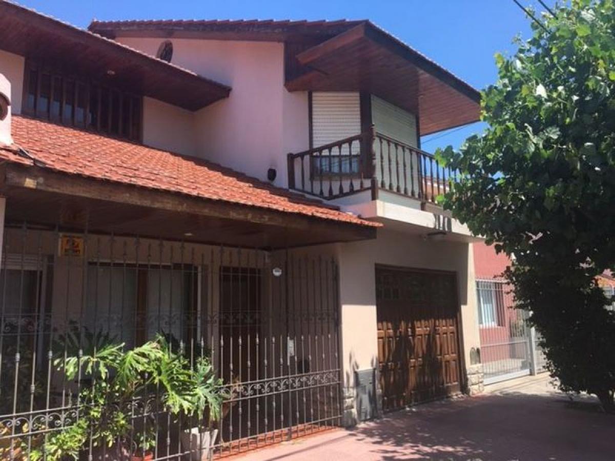 Дом с 3 спальнями в Мар-дель-Плата, Аргентина № 74927