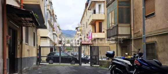 2 Schlafzimmer Wohnung in Messina, Italy, Nr. 46384 3