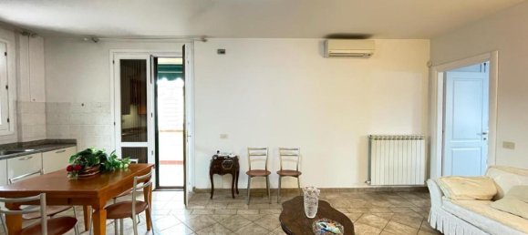 3 rooms Apartment in Empoli, Italy No. 64289 6