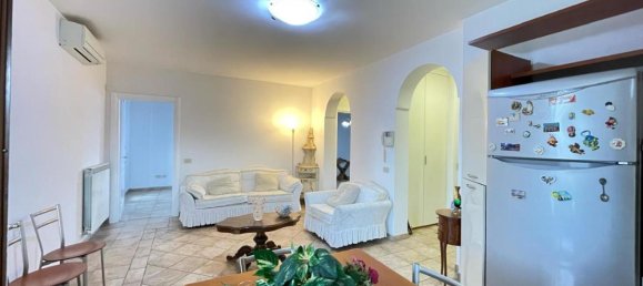 3 rooms Apartment in Empoli, Italy No. 64289 9