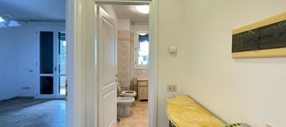 3 rooms Apartment in Empoli, Italy No. 64289 25