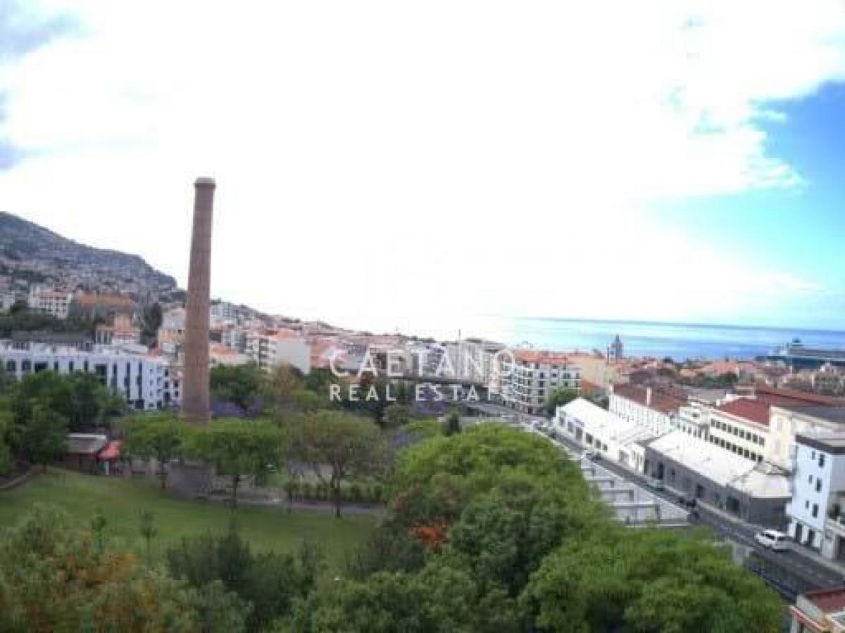 Apartamento de 2 dormitorios en Funchal, Portugal No. 306