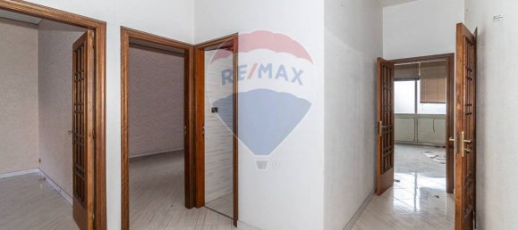 Apartamento T2 em Aci Catena, Italy N.º 168455 3