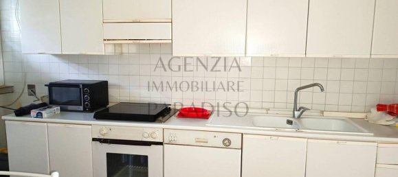 6 rooms Apartment in Urbino, Italy No. 105002 10