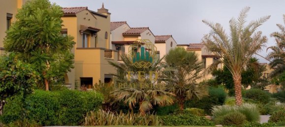 Villa T3 em Mirdif, UAE N.º 8246 17