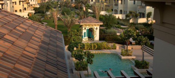 Villa T3 em Mirdif, UAE N.º 8246 4