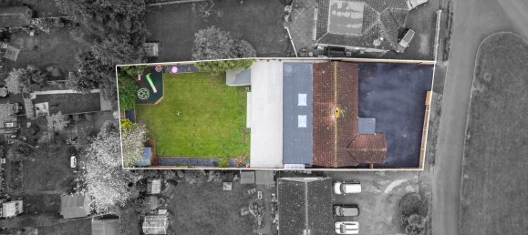 5 bedrooms Bungalow in Horley, United Kingdom No. 998 55