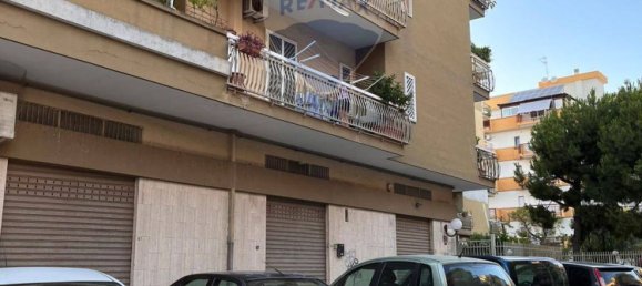 3 bedrooms Apartment in Trani, Italy No. 319649 3