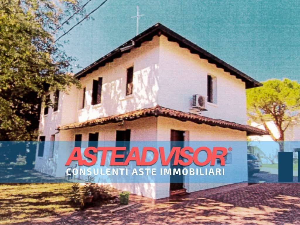 4 bedrooms Villa in Selvazzano Dentro, Italy No. 261934