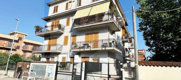 3 rooms Apartment in Rome, Italy No. 27822 2