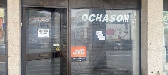 68m² Commercial property in Porto, Portugal No. 64912 12