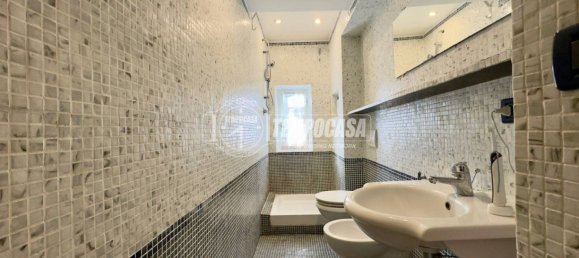 2 bedrooms Apartment in Genoa, Italy No. 306091 4