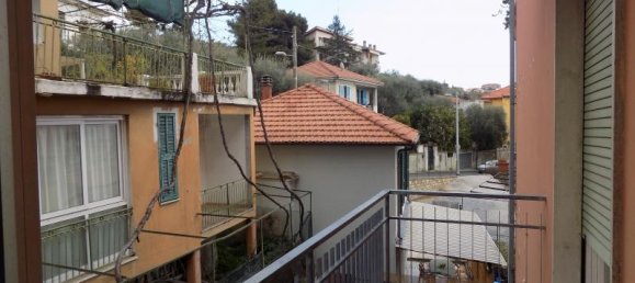 3 rooms Apartment in Imperia, Italy No. 233636 7