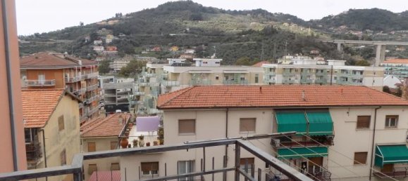 3 rooms Apartment in Imperia, Italy No. 233636 6