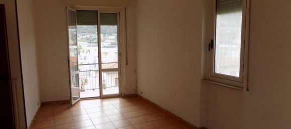 3 rooms Apartment in Imperia, Italy No. 233636 2